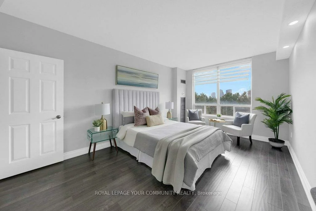 333, Clark, Crestwood-Springfarm-Yorkhill, Vaughan