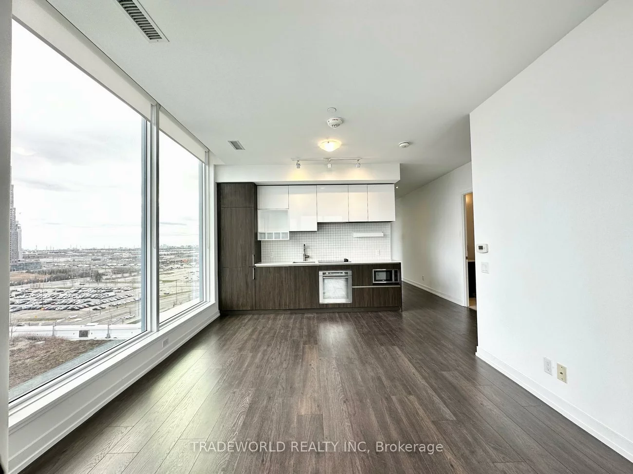 898, Portage, Vaughan Corporate Centre, Vaughan
