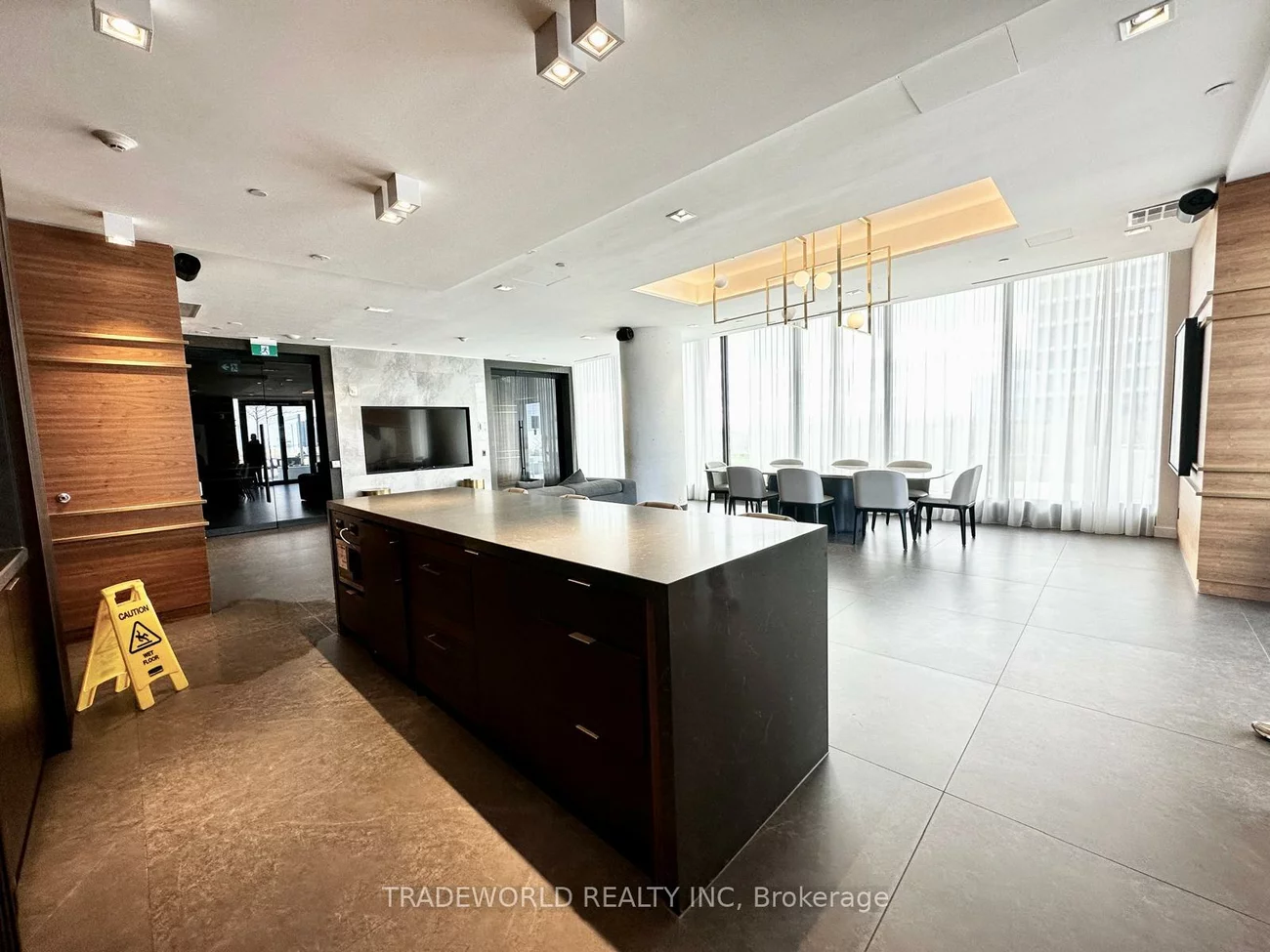 898, Portage, Vaughan Corporate Centre, Vaughan