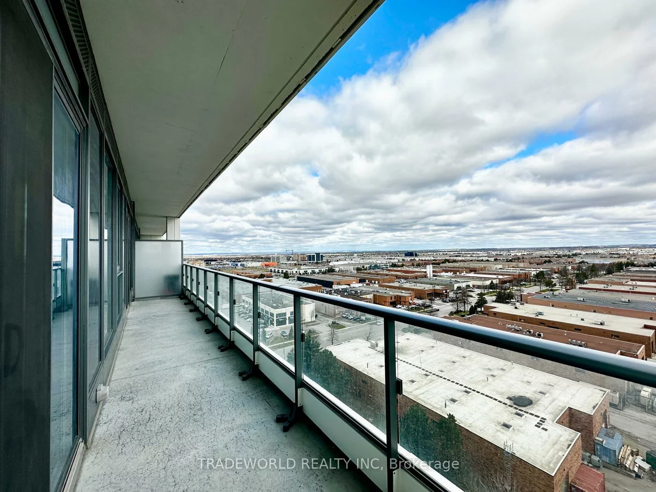 898, Portage, Vaughan Corporate Centre, Vaughan