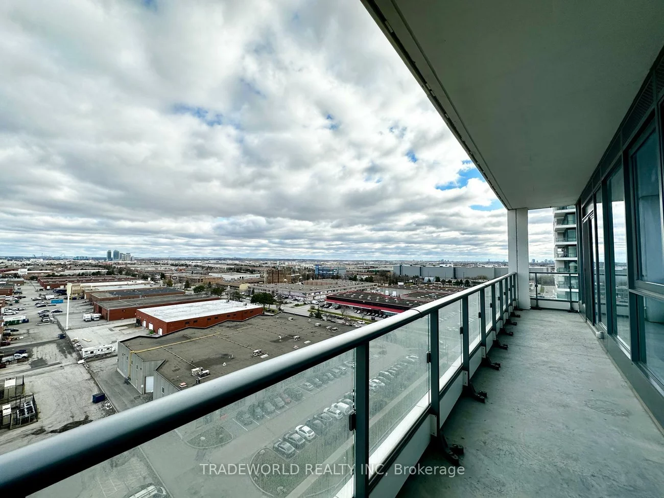 898, Portage, Vaughan Corporate Centre, Vaughan
