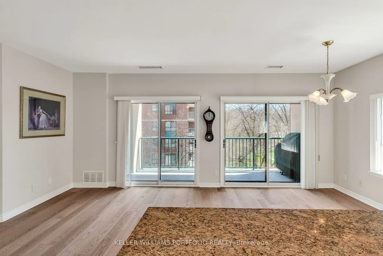 33, Wallace, West Woodbridge, Vaughan