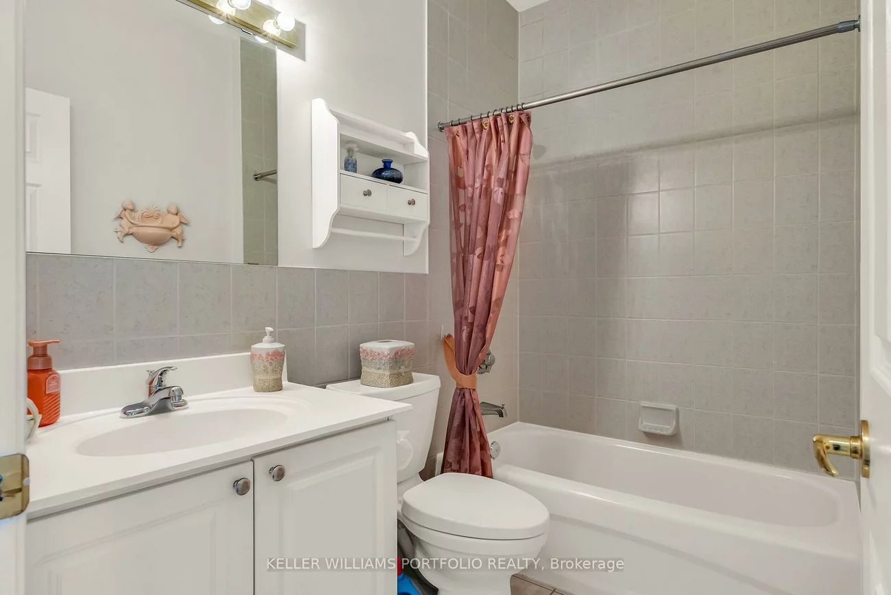 33, Wallace, West Woodbridge, Vaughan