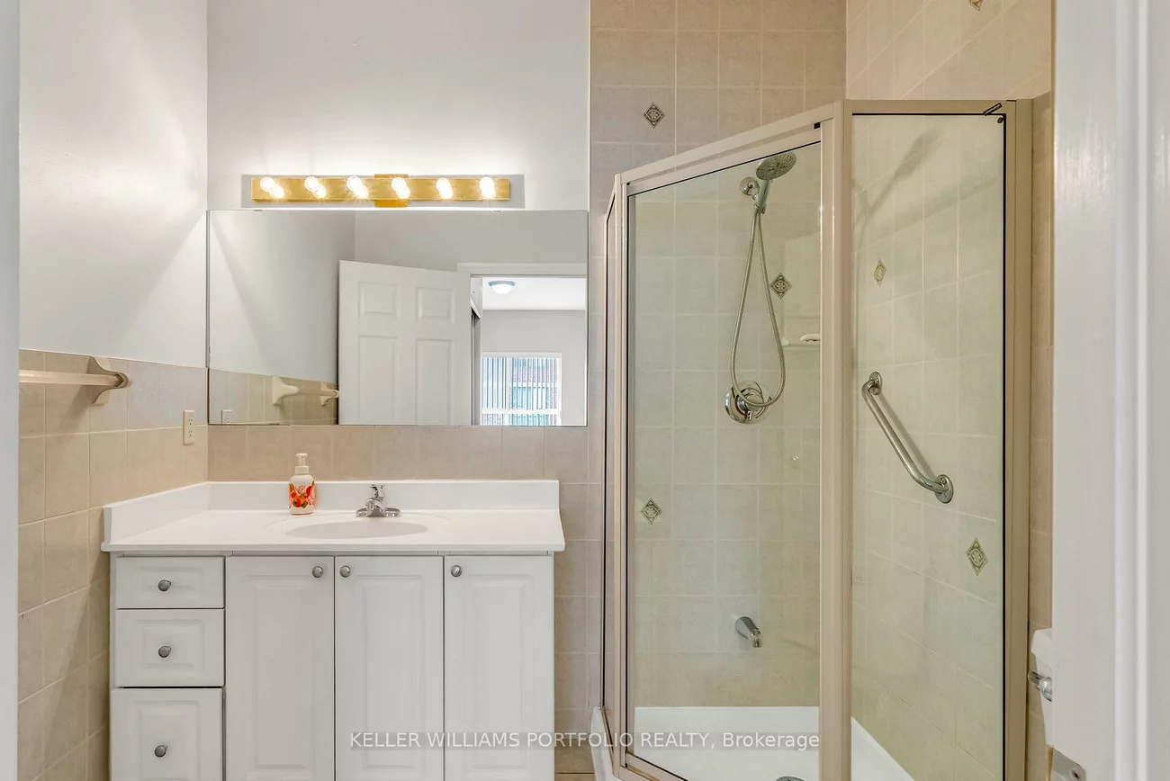 33, Wallace, West Woodbridge, Vaughan