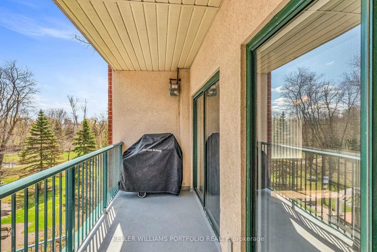 33, Wallace, West Woodbridge, Vaughan