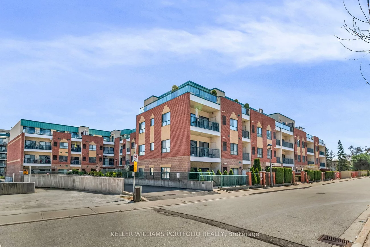 33, Wallace, West Woodbridge, Vaughan