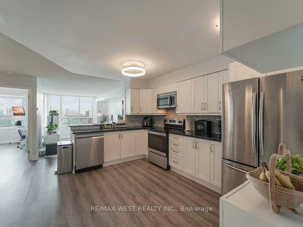 850, Steeles, Lakeview Estates, Vaughan