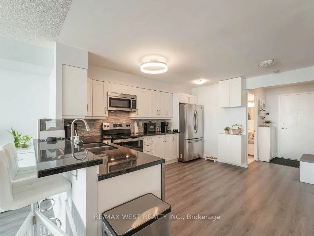 850, Steeles, Lakeview Estates, Vaughan