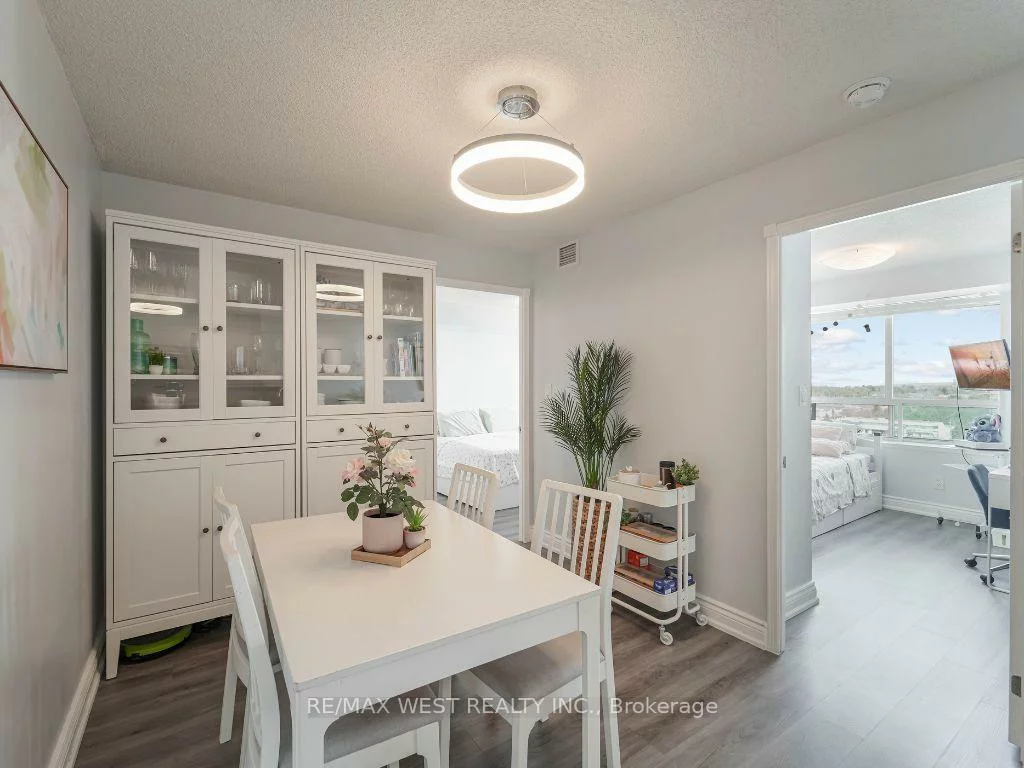 850, Steeles, Lakeview Estates, Vaughan