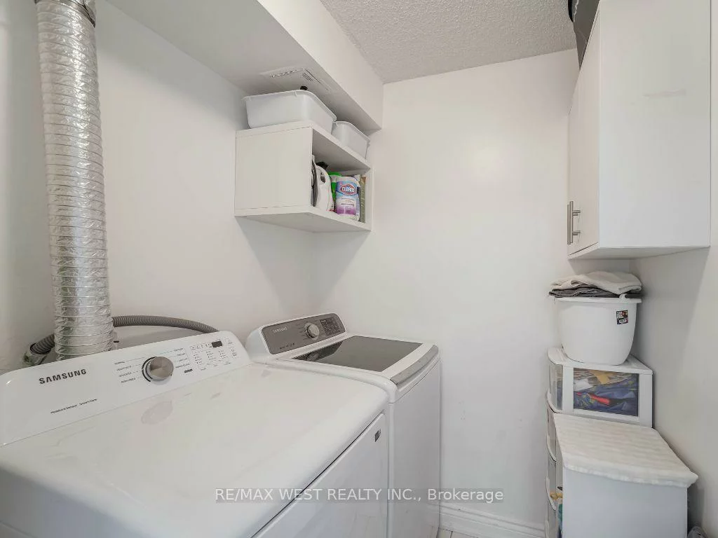 850, Steeles, Lakeview Estates, Vaughan
