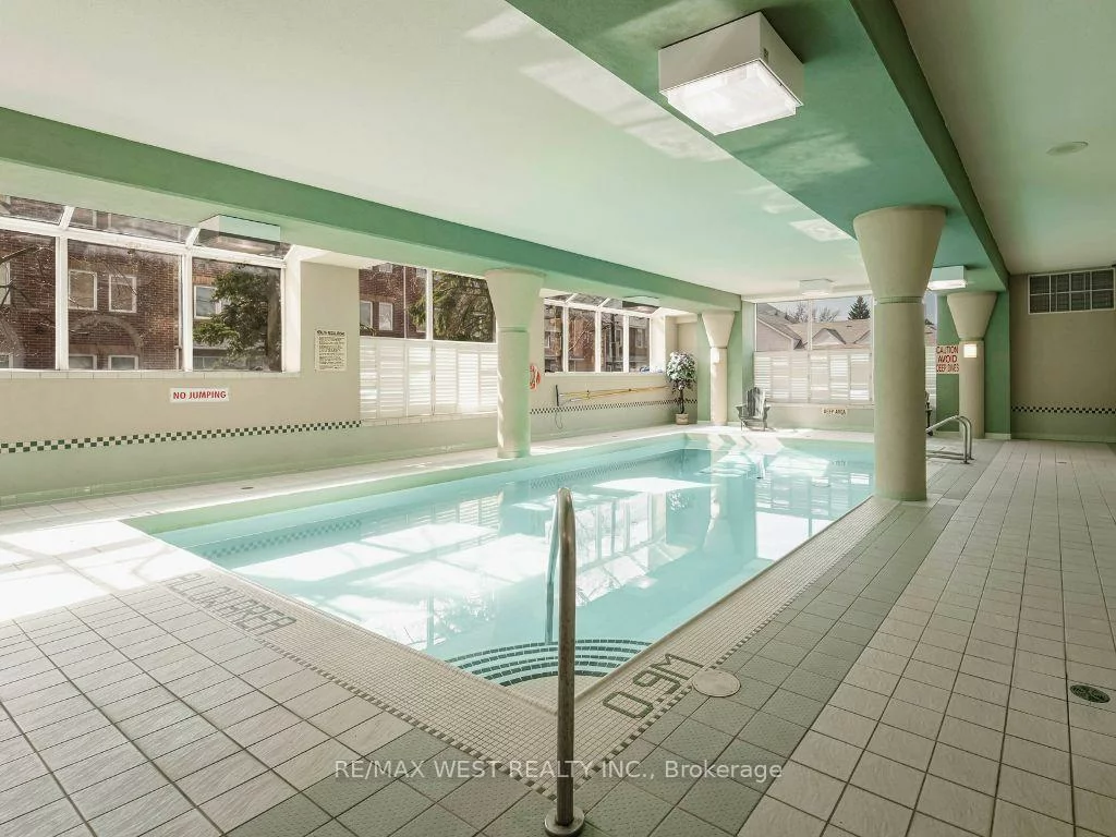 850, Steeles, Lakeview Estates, Vaughan