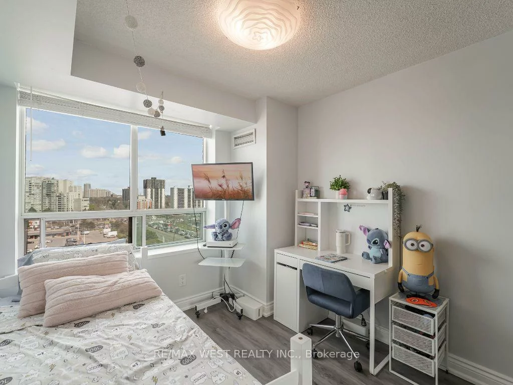 850, Steeles, Lakeview Estates, Vaughan