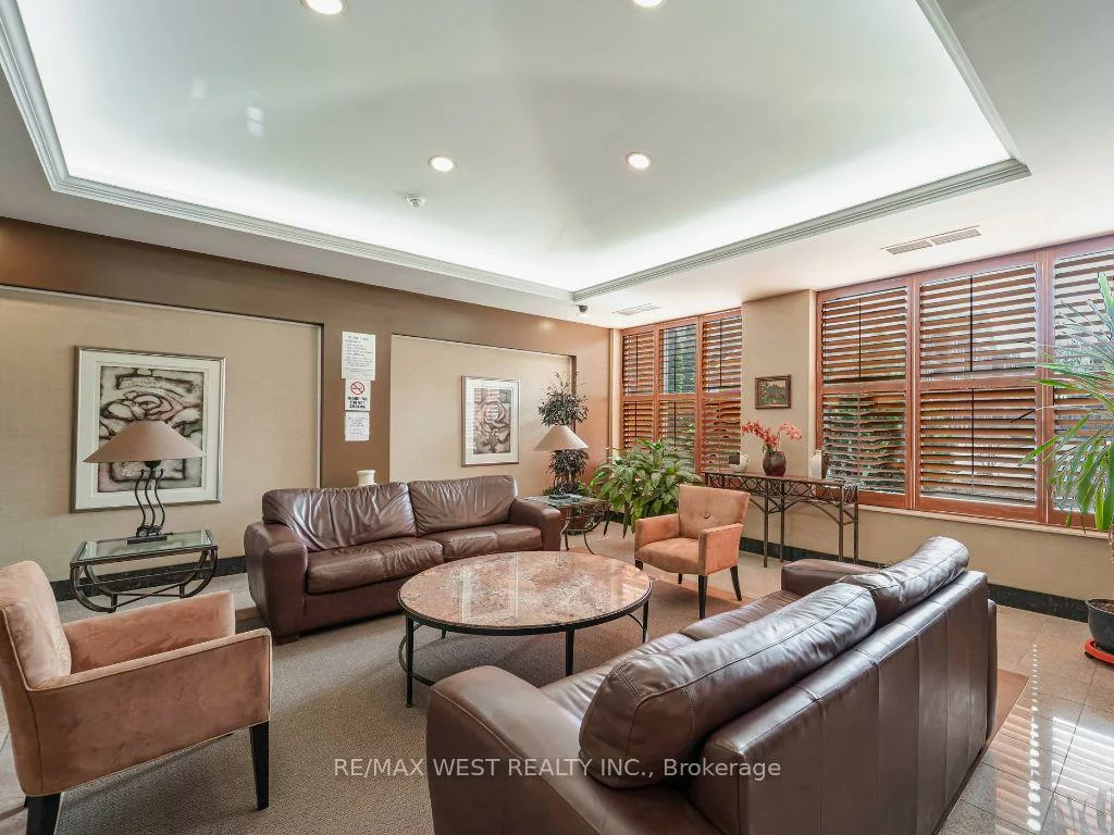 850, Steeles, Lakeview Estates, Vaughan