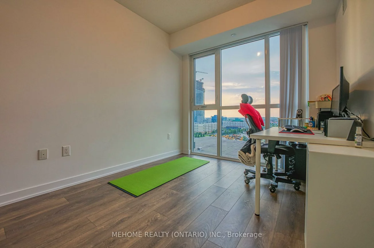 38, honeycrisp, Vaughan Corporate Centre, Vaughan