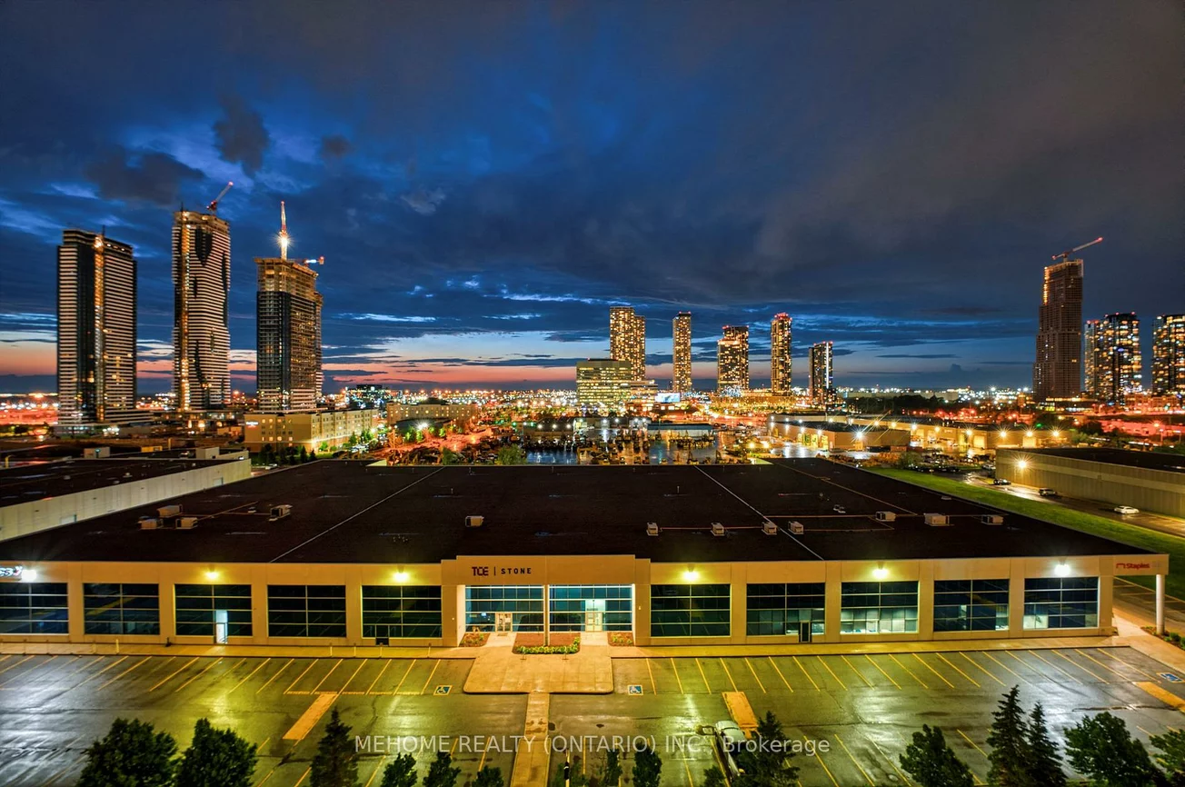 38, honeycrisp, Vaughan Corporate Centre, Vaughan