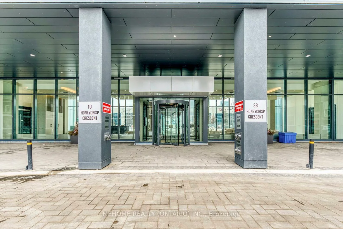 38, honeycrisp, Vaughan Corporate Centre, Vaughan