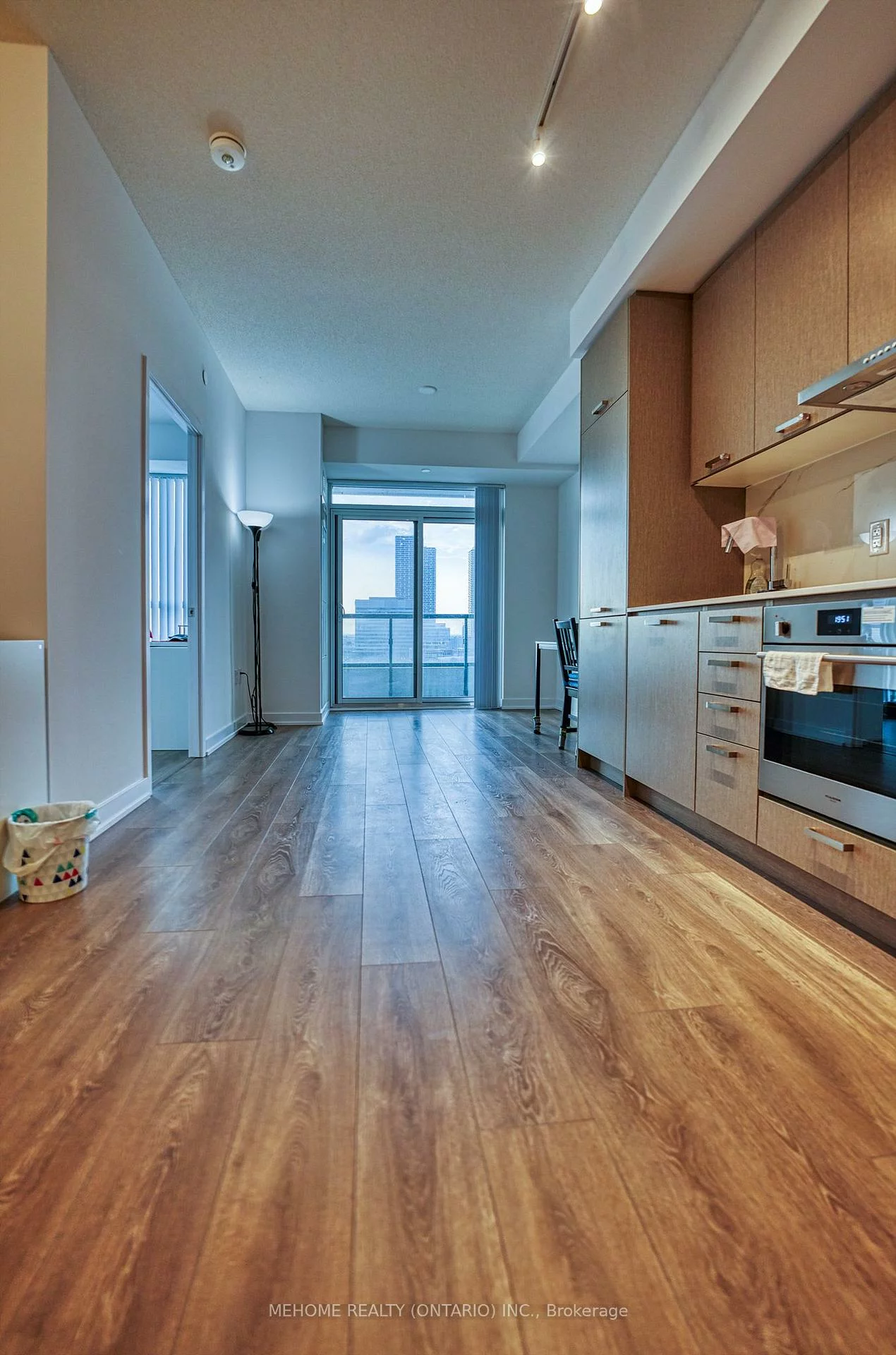 38, honeycrisp, Vaughan Corporate Centre, Vaughan