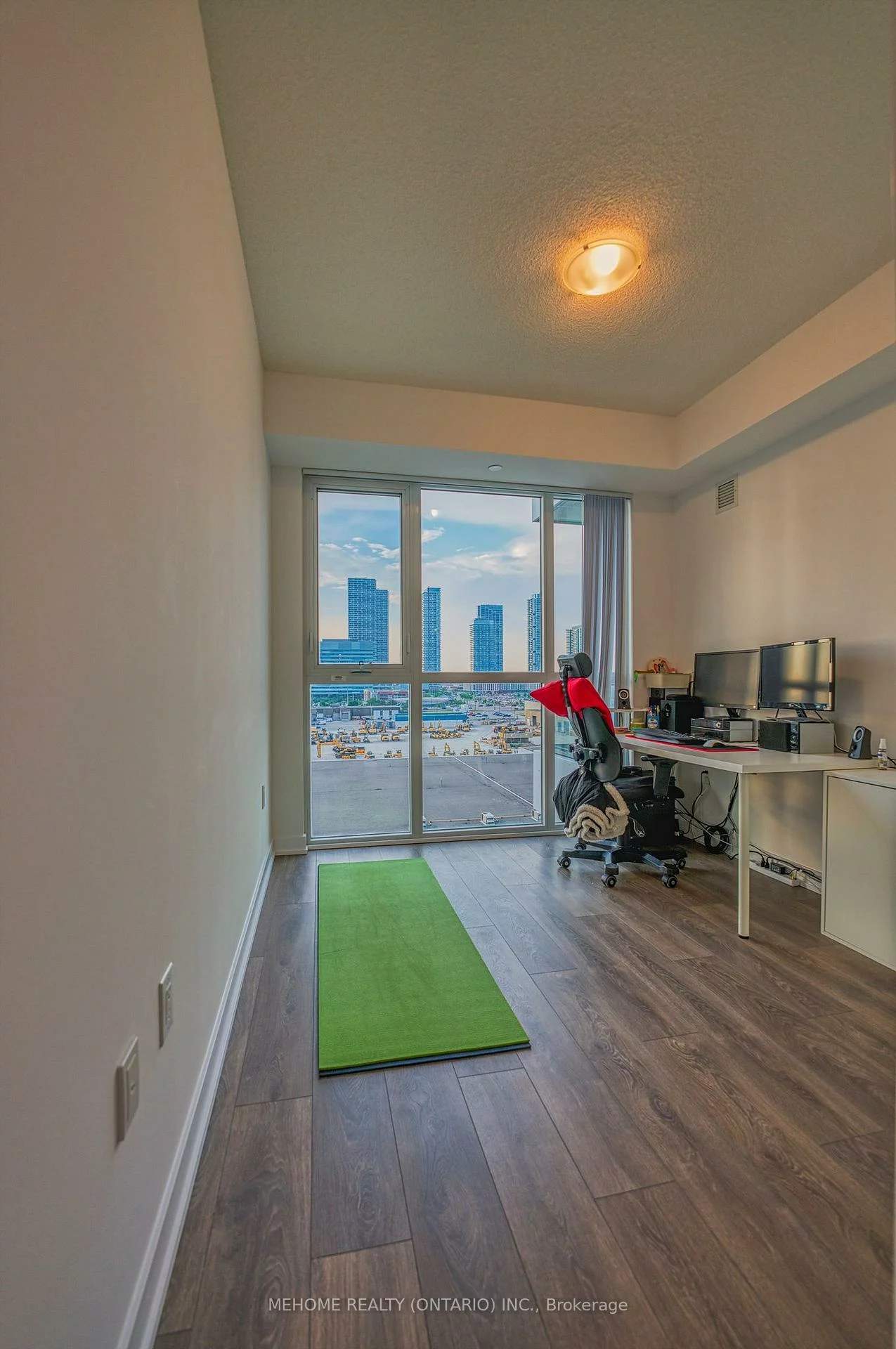 38, honeycrisp, Vaughan Corporate Centre, Vaughan