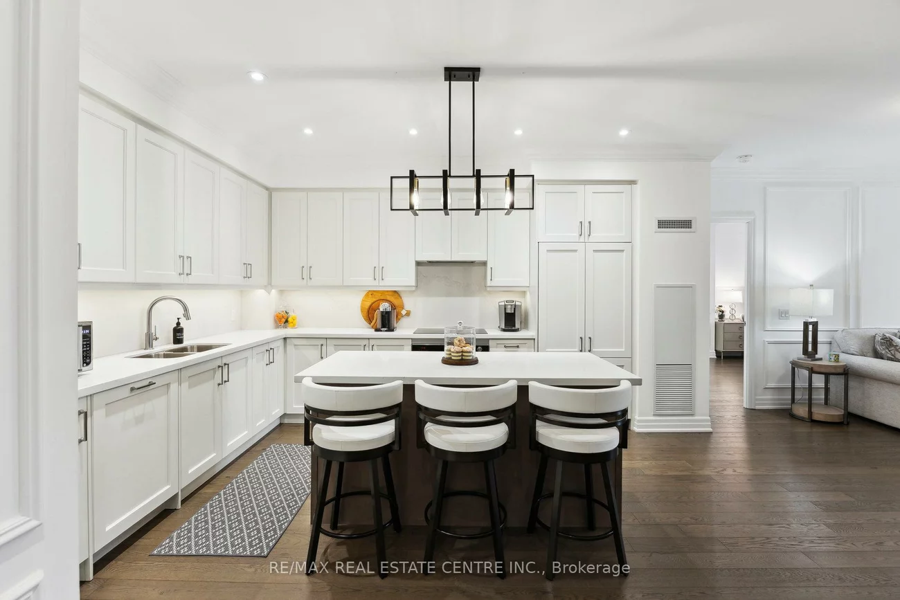 9075, Jane, Concord, Vaughan