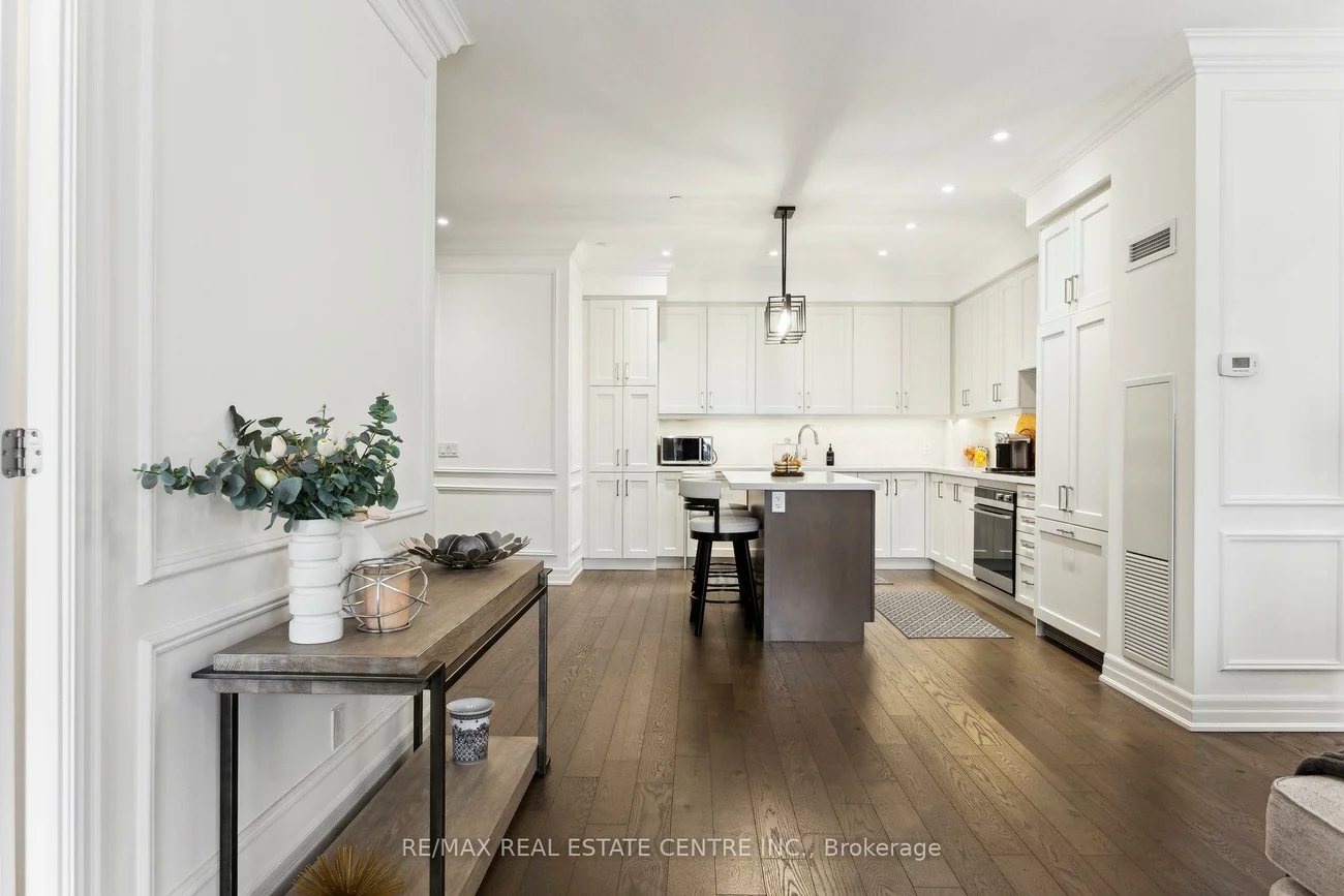 9075, Jane, Concord, Vaughan