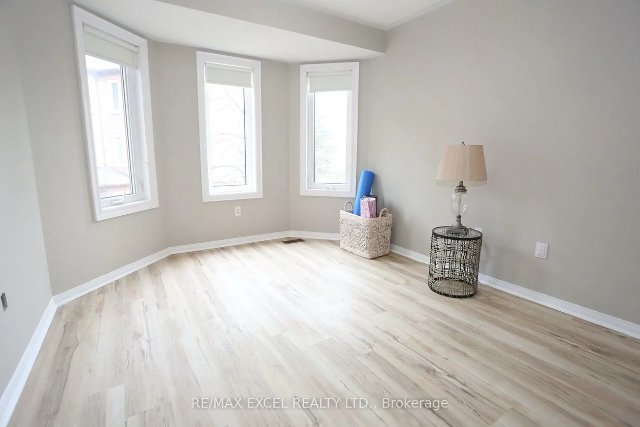 735, New Westminster, Brownridge, Vaughan