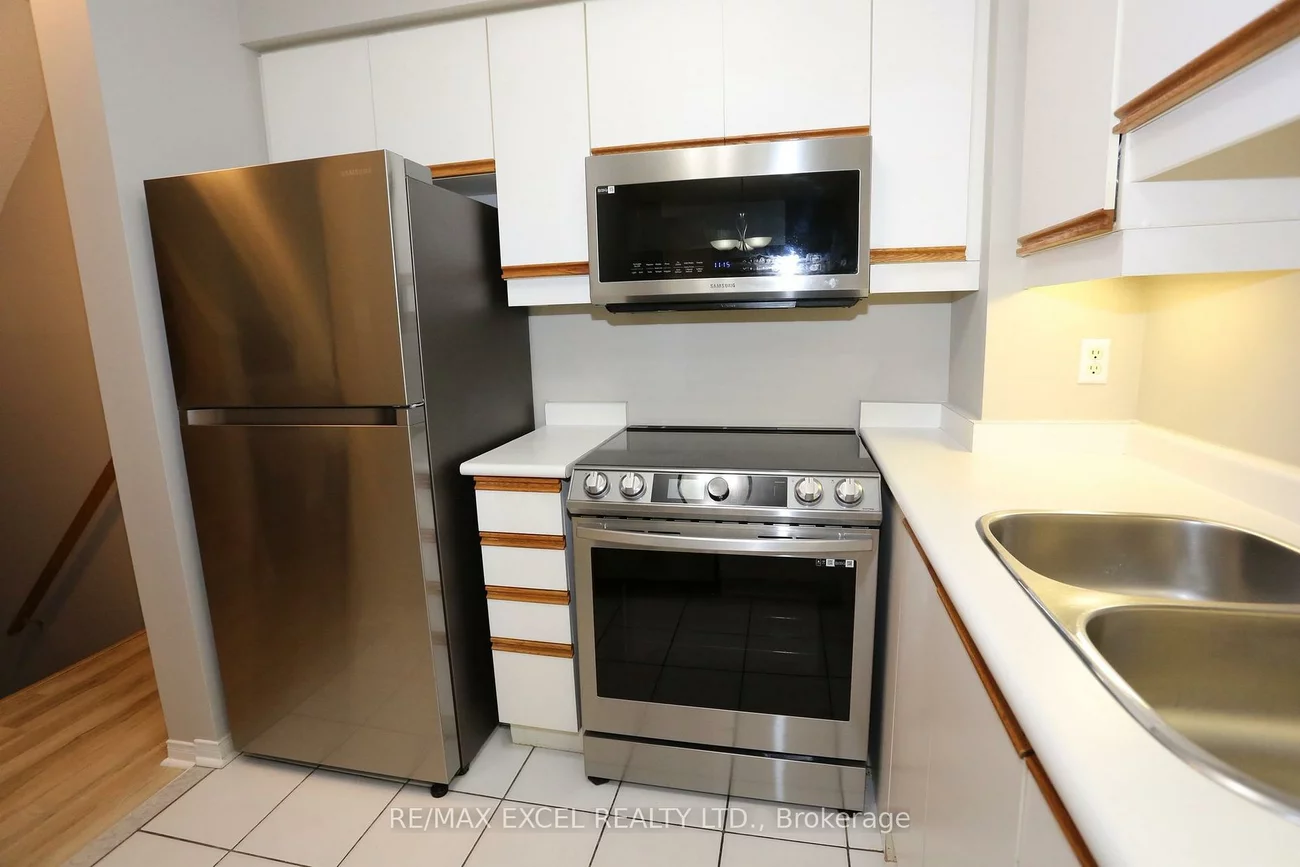 735, New Westminster, Brownridge, Vaughan