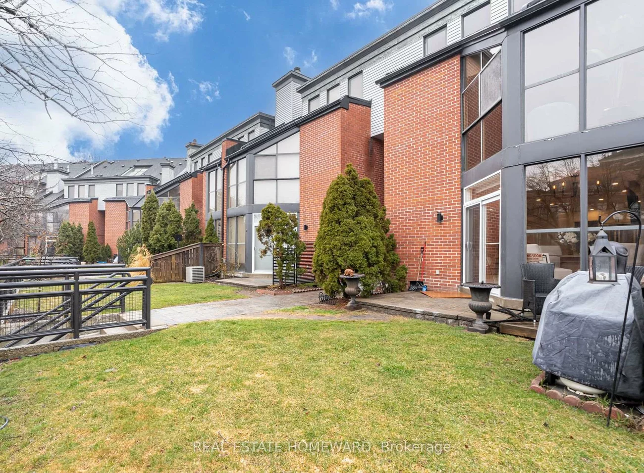 100, Arbors, West Woodbridge, Vaughan