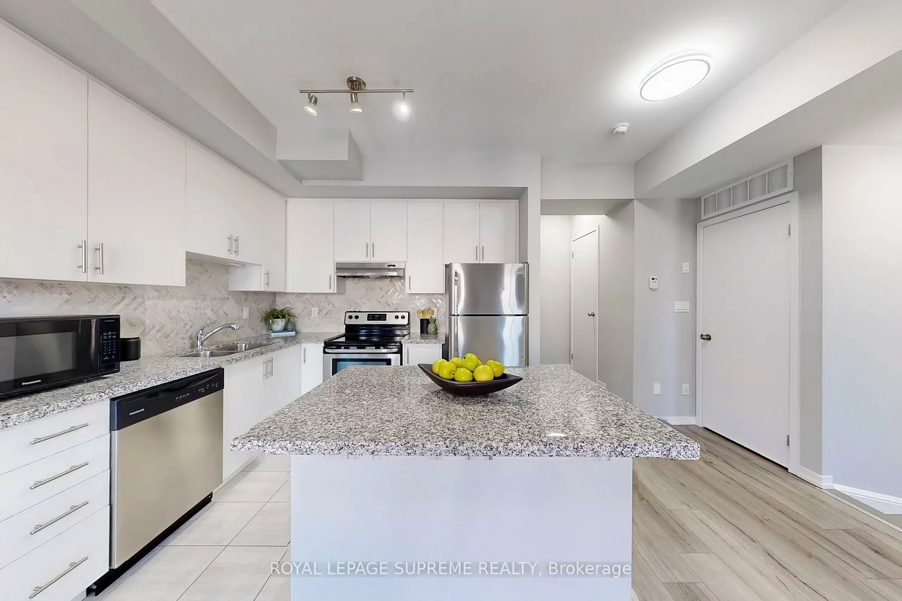 26, Bruce, East Woodbridge, Vaughan
