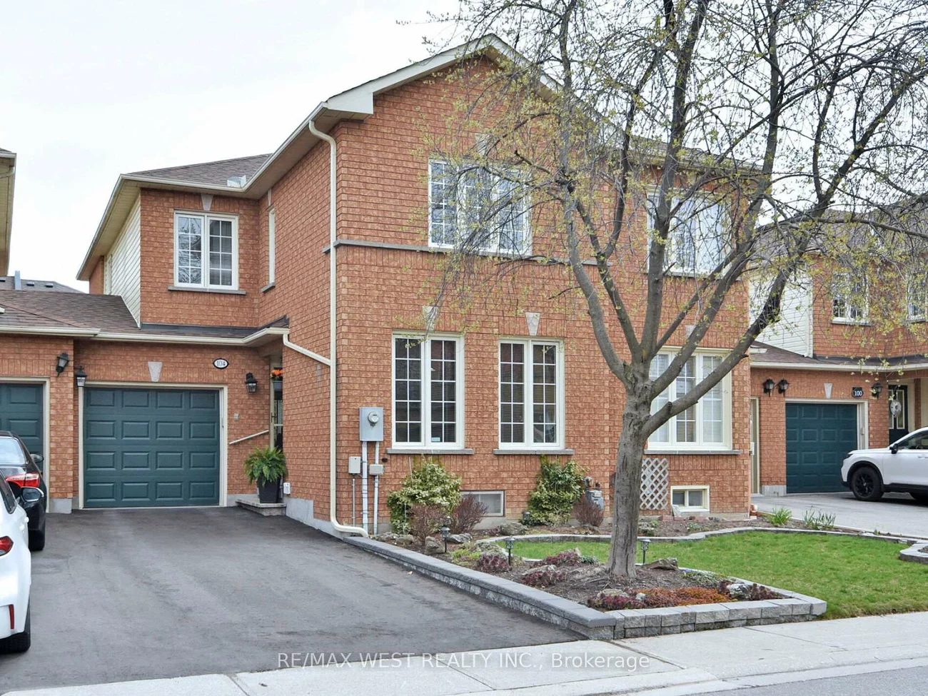 104, Pinedale, East Woodbridge, Vaughan