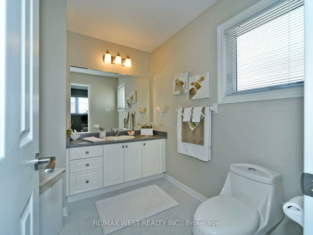 104, Pinedale, East Woodbridge, Vaughan