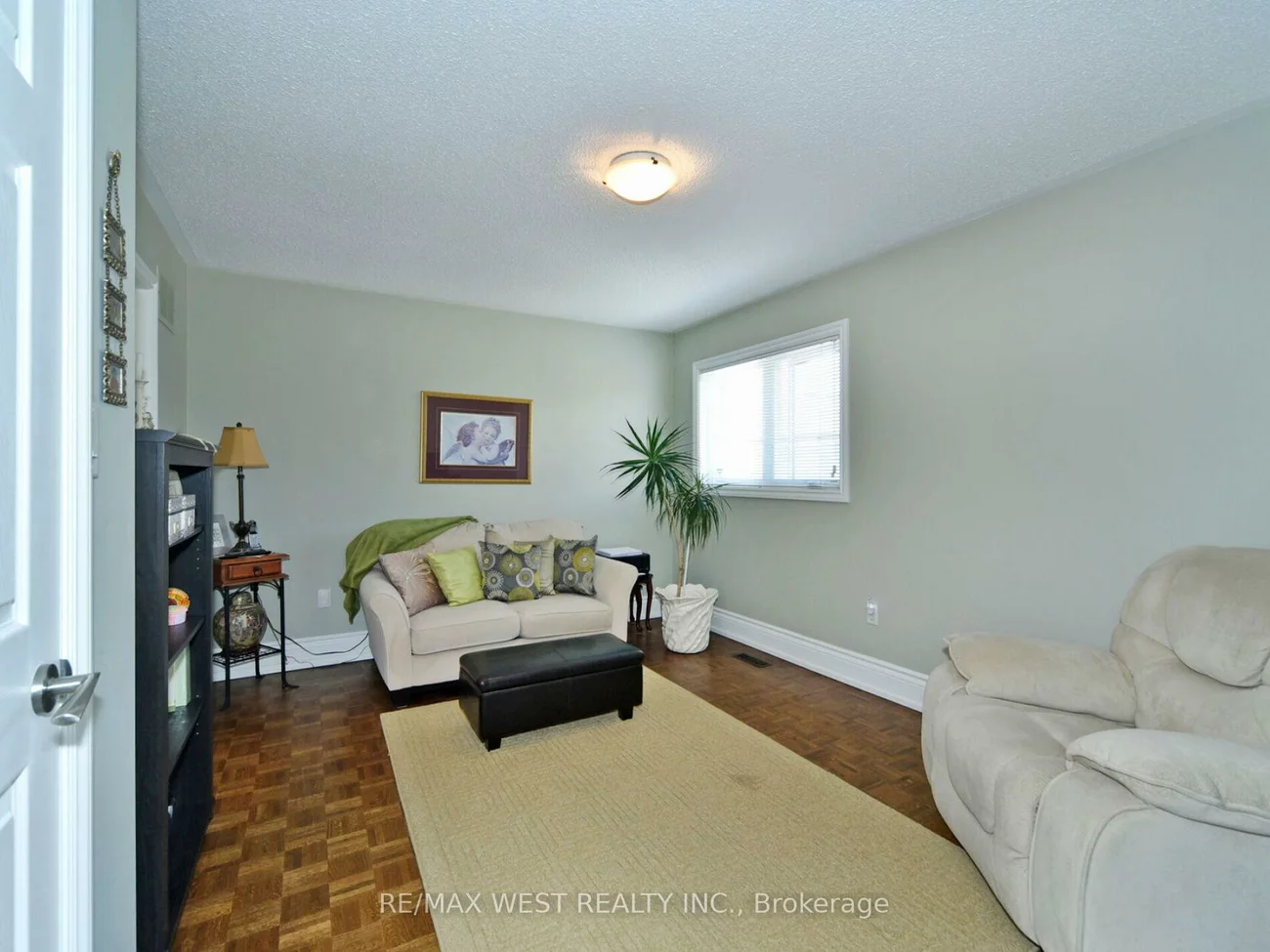 104, Pinedale, East Woodbridge, Vaughan