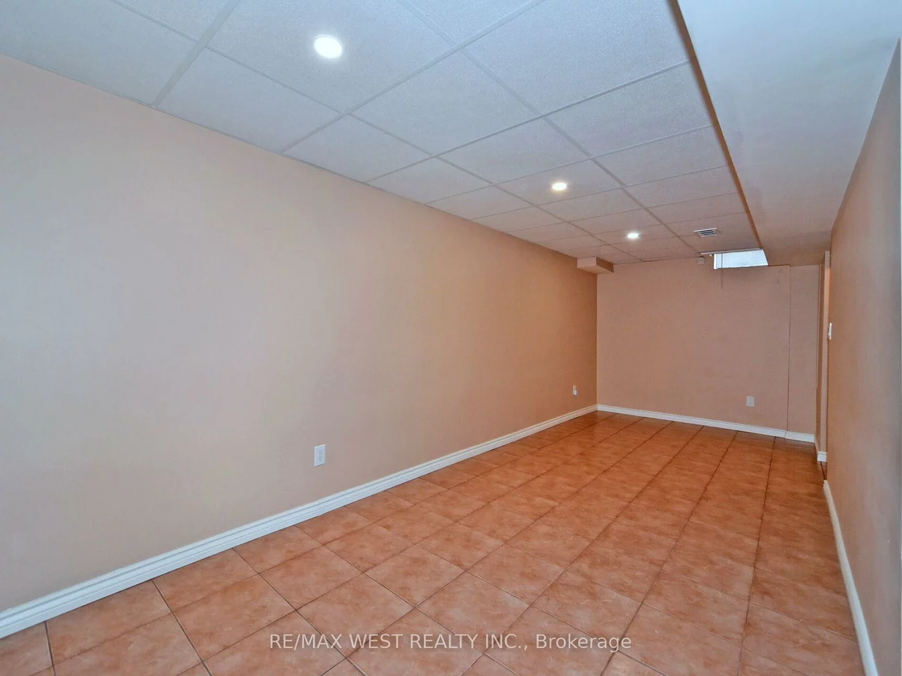 104, Pinedale, East Woodbridge, Vaughan