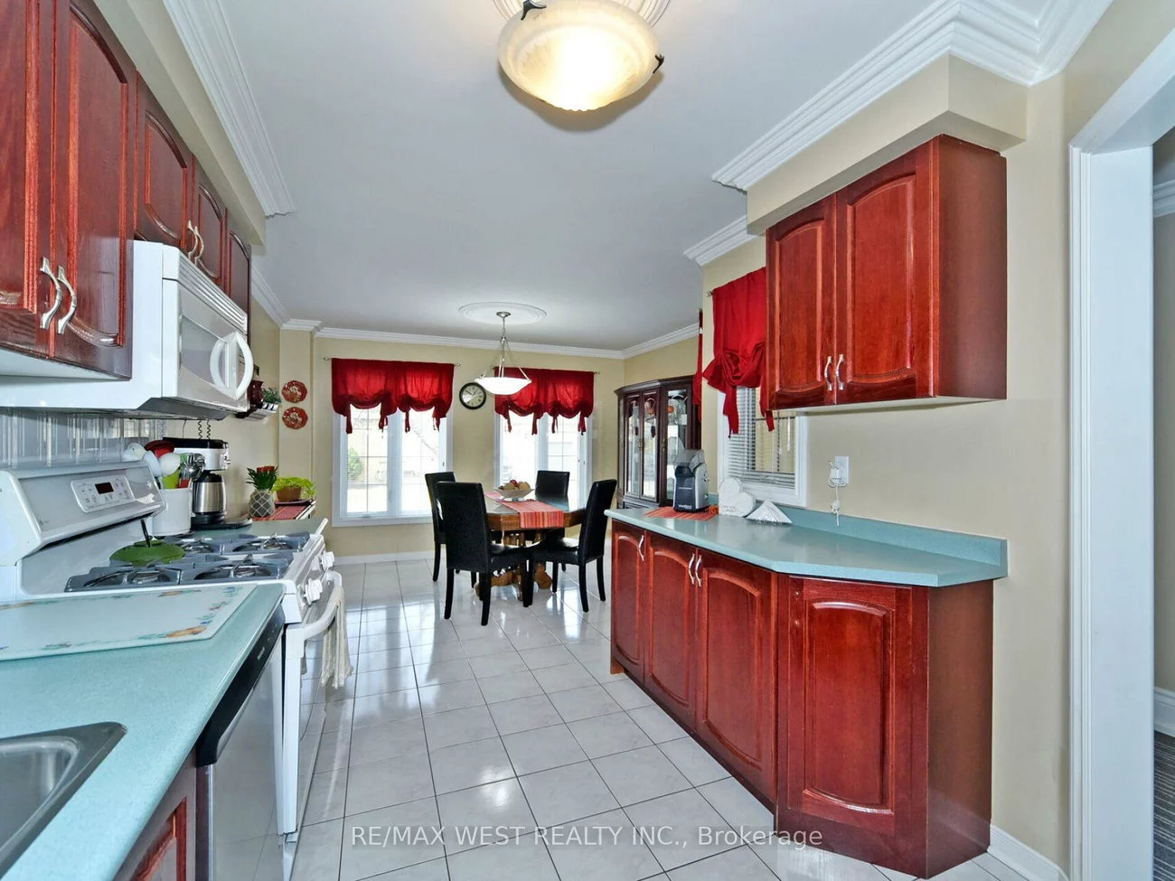 104, Pinedale, East Woodbridge, Vaughan