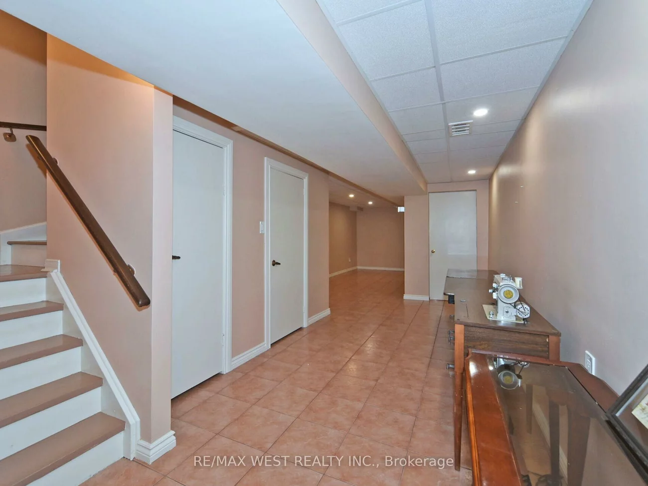 104, Pinedale, East Woodbridge, Vaughan