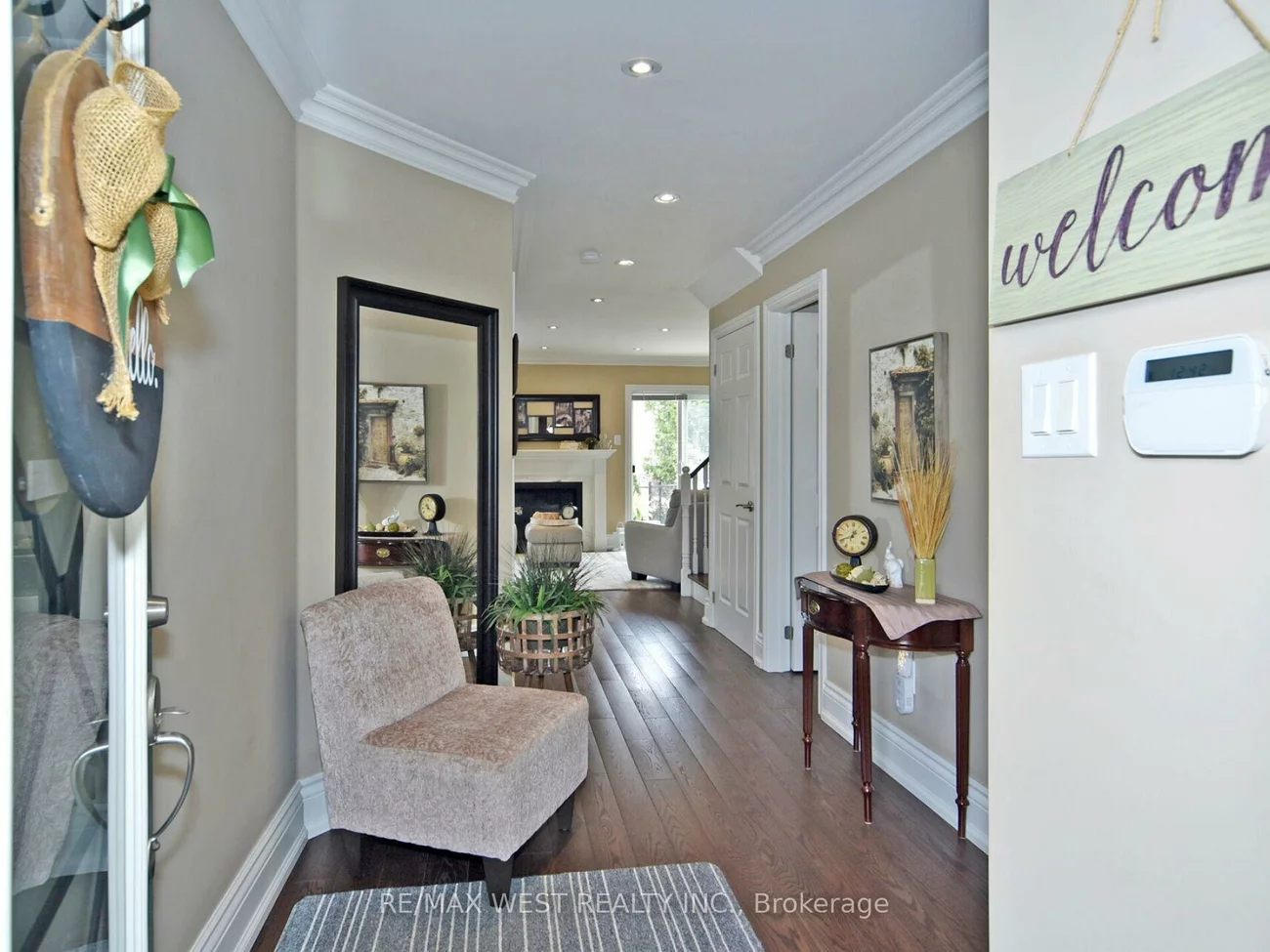 104, Pinedale, East Woodbridge, Vaughan