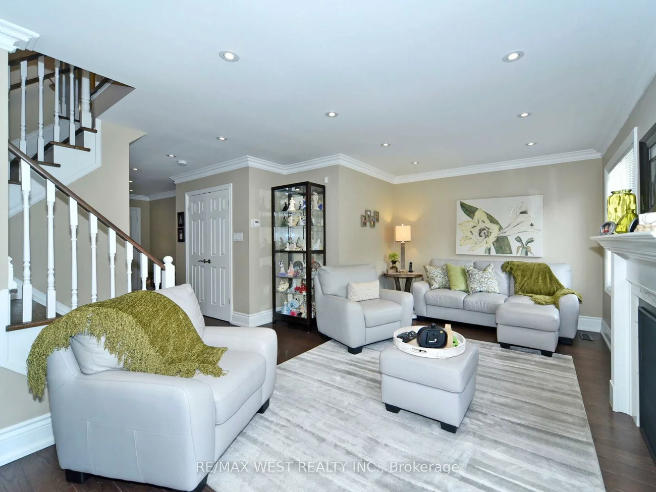 104, Pinedale, East Woodbridge, Vaughan