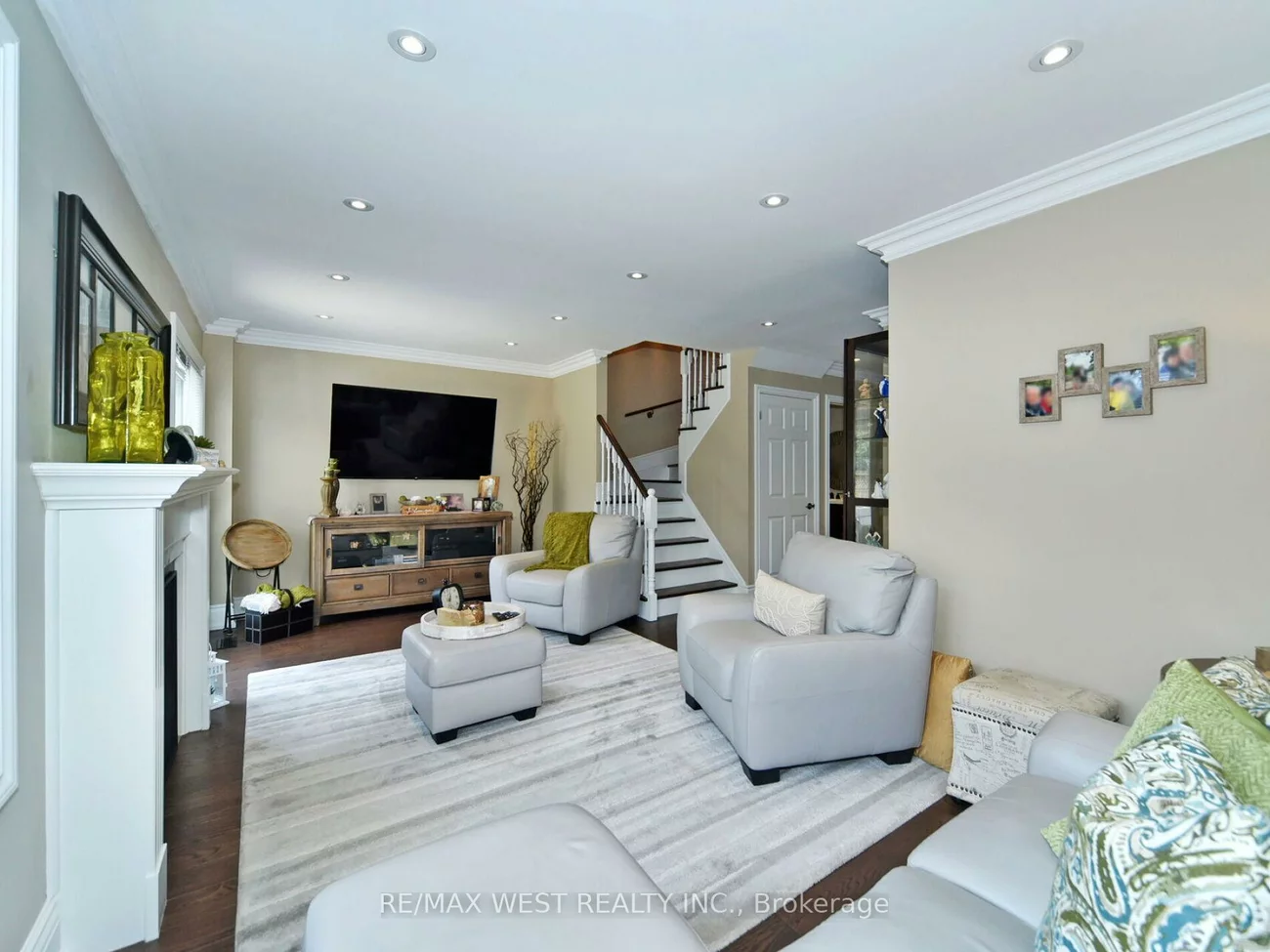 104, Pinedale, East Woodbridge, Vaughan