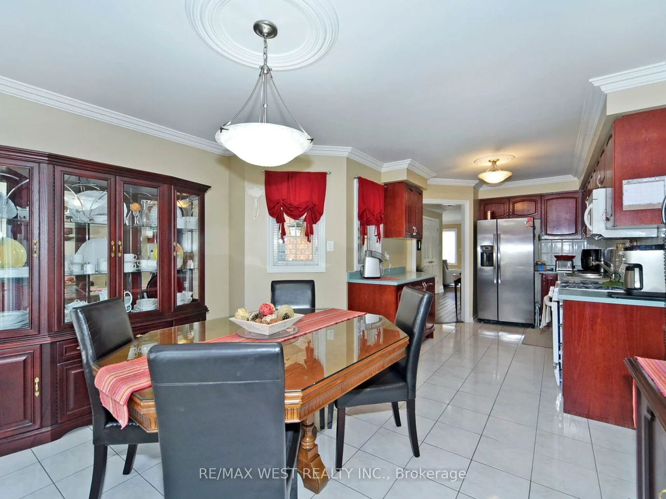 104, Pinedale, East Woodbridge, Vaughan