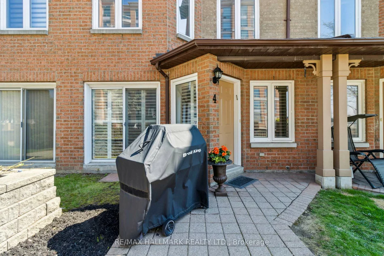 735, New Westminster, Brownridge, Vaughan
