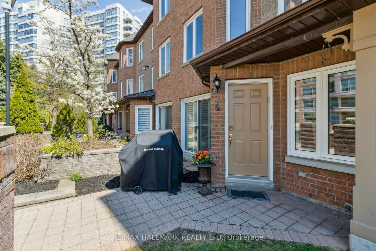 735, New Westminster, Brownridge, Vaughan