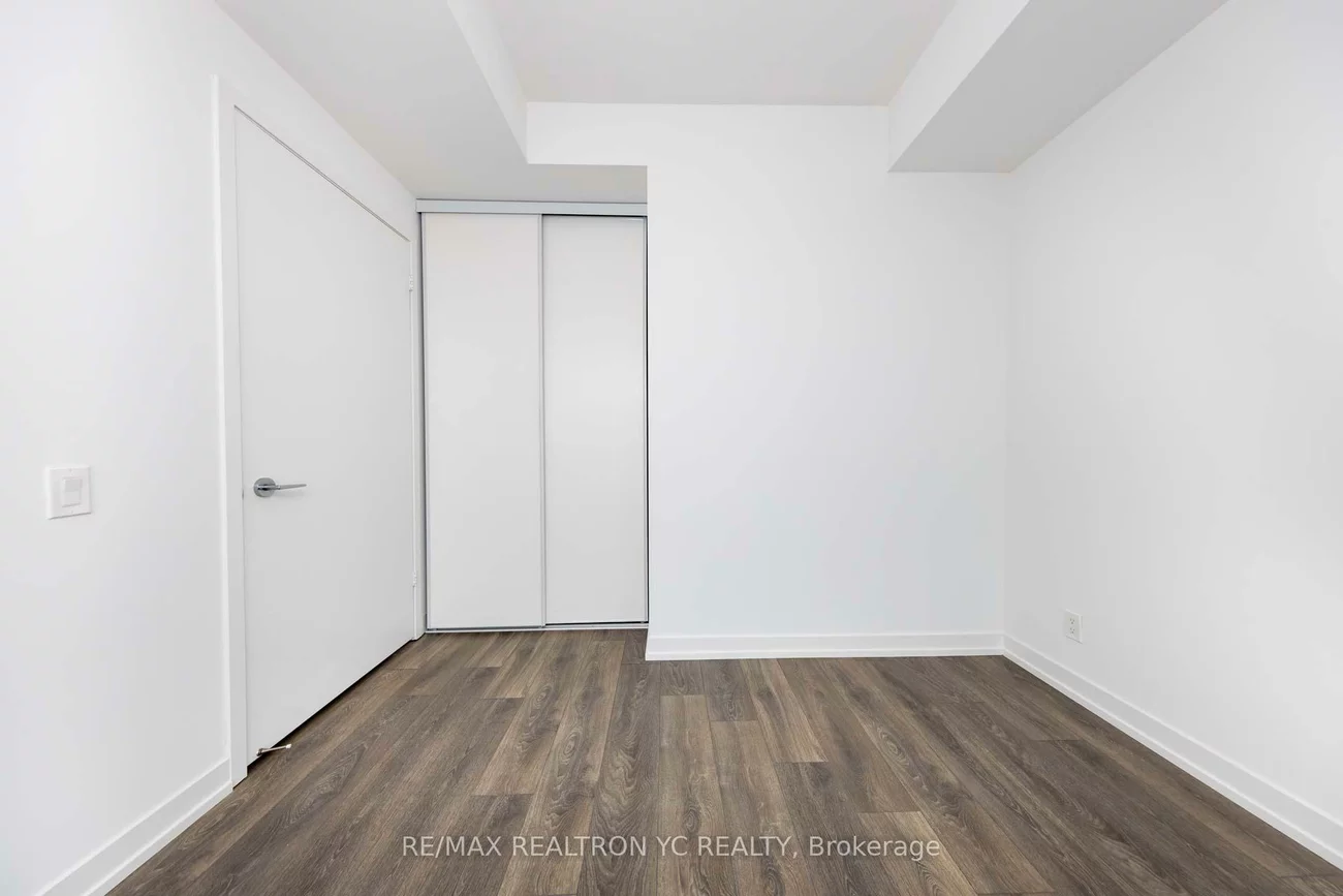 898, Portage, Vaughan Corporate Centre, Vaughan
