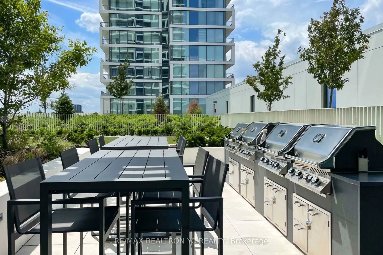 898, Portage, Vaughan Corporate Centre, Vaughan