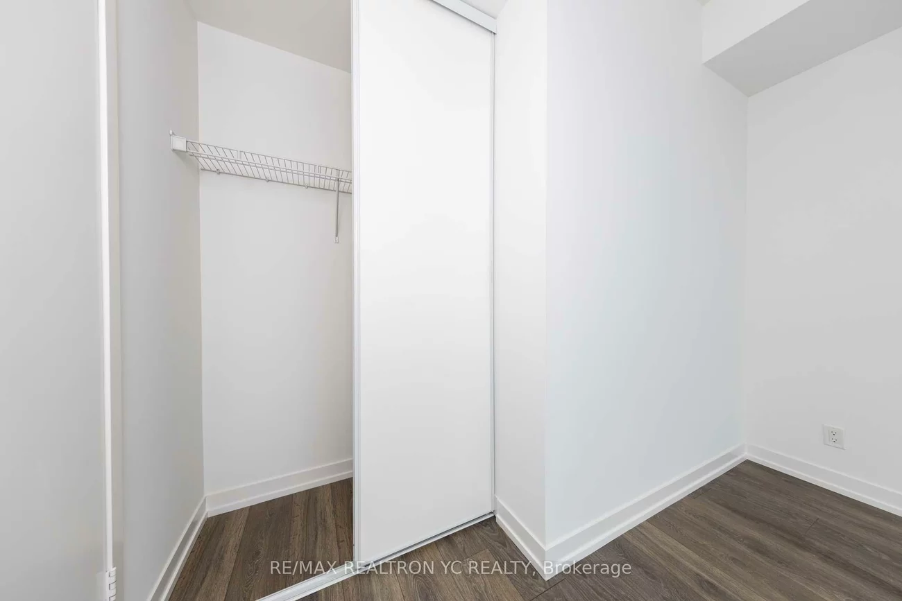 898, Portage, Vaughan Corporate Centre, Vaughan