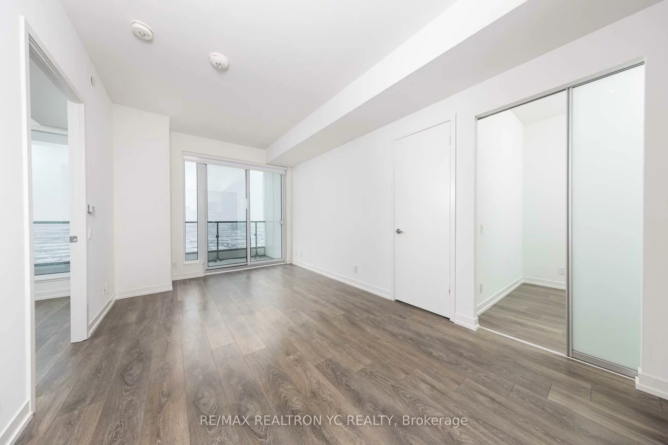 898, Portage, Vaughan Corporate Centre, Vaughan