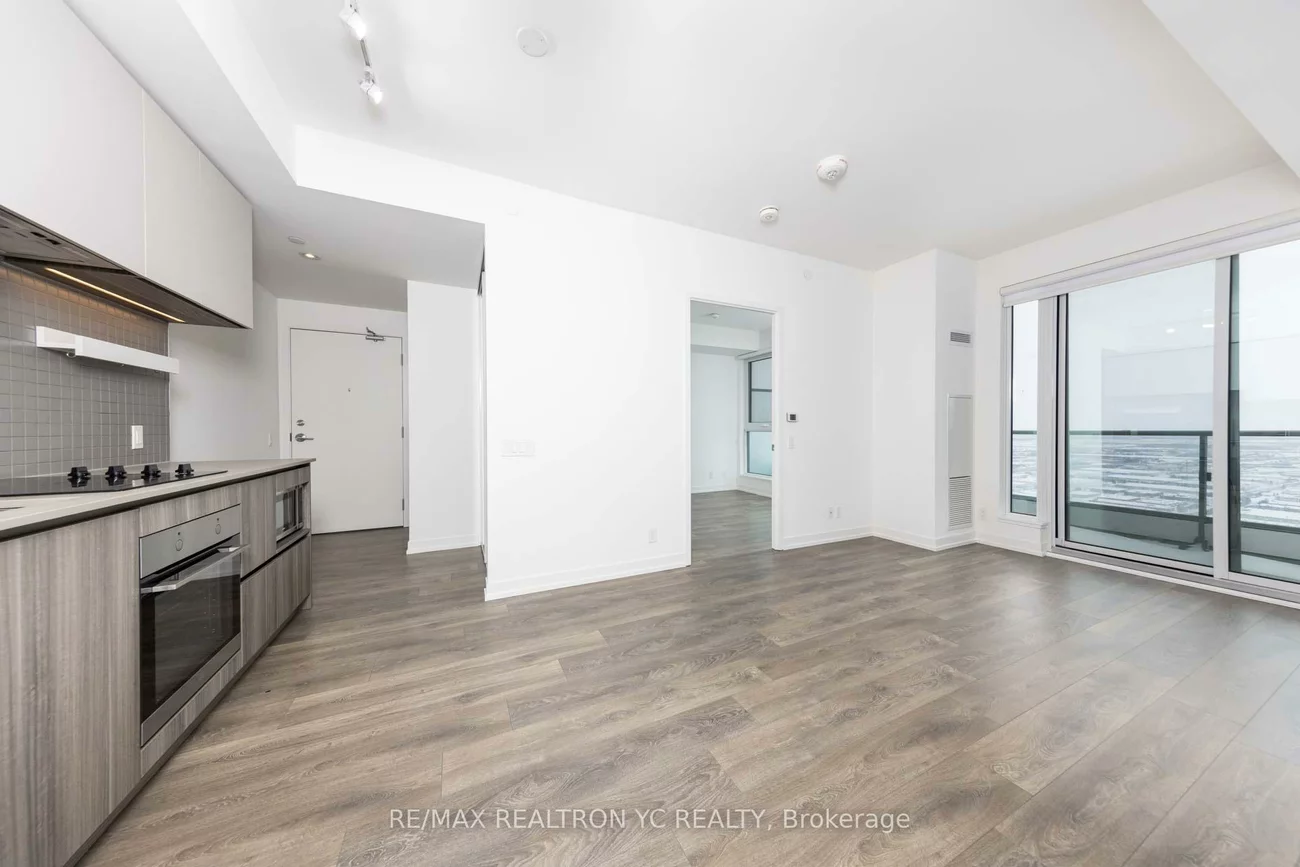 898, Portage, Vaughan Corporate Centre, Vaughan