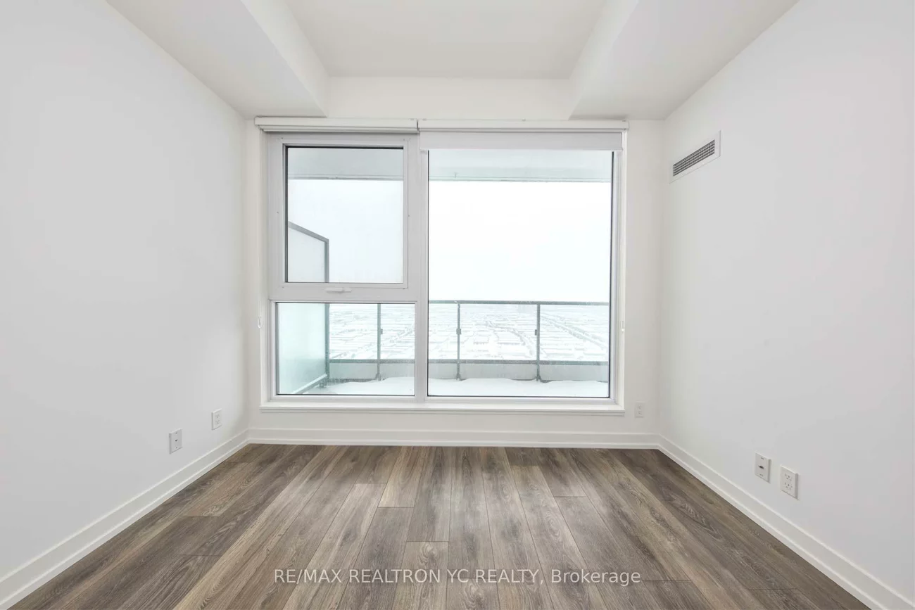 898, Portage, Vaughan Corporate Centre, Vaughan