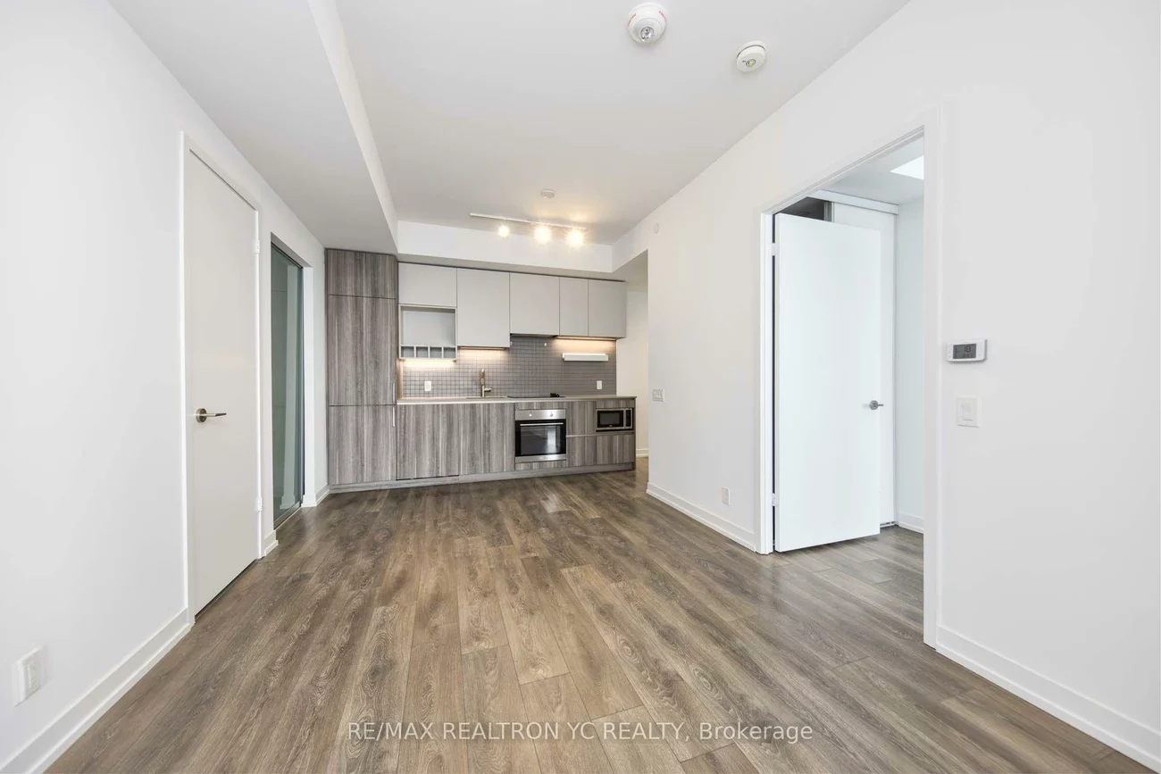 898, Portage, Vaughan Corporate Centre, Vaughan