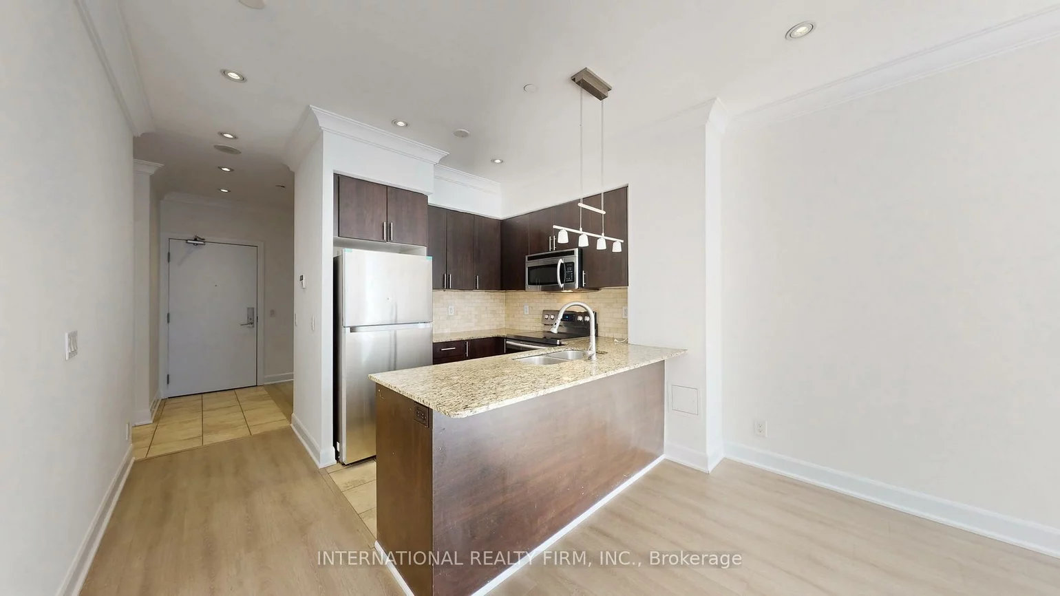 520, Steeles, Crestwood-Springfarm-Yorkhill, Vaughan