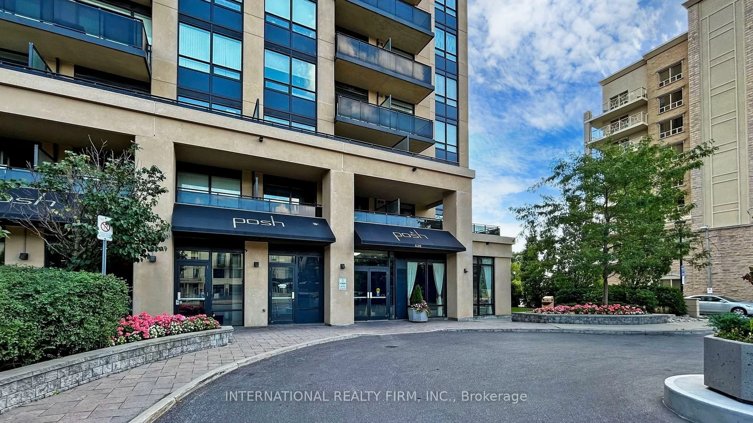 520, Steeles, Crestwood-Springfarm-Yorkhill, Vaughan