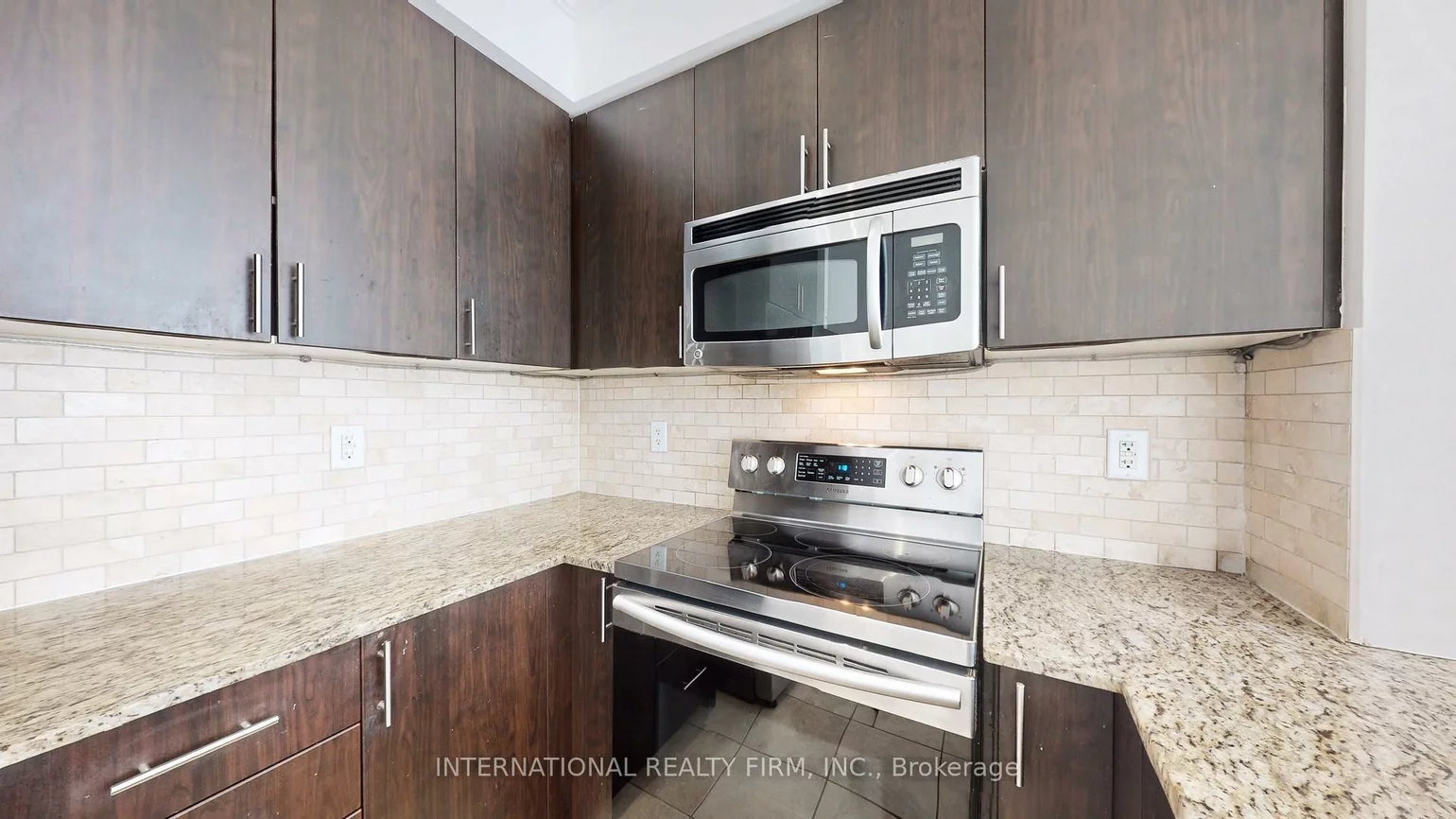 520, Steeles, Crestwood-Springfarm-Yorkhill, Vaughan